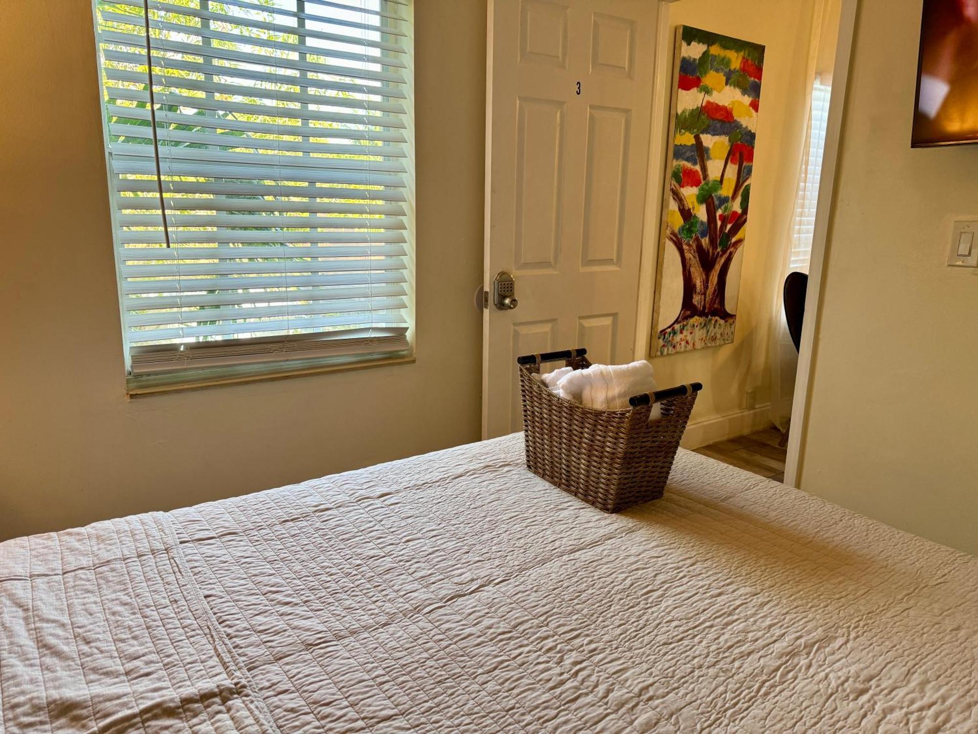 Private Rooms At Miami Centrally Located With Free Parking Exterior foto